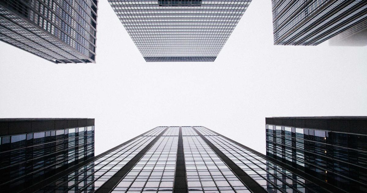 AI sales agent on a business website converting visitors